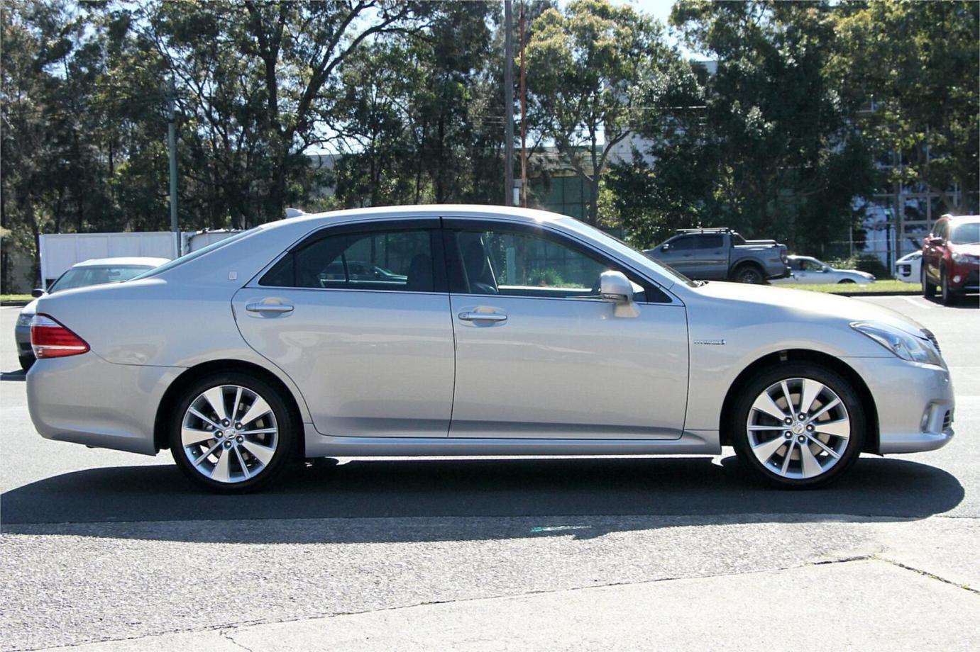 2011 Toyota Crown G (hybrid)-15