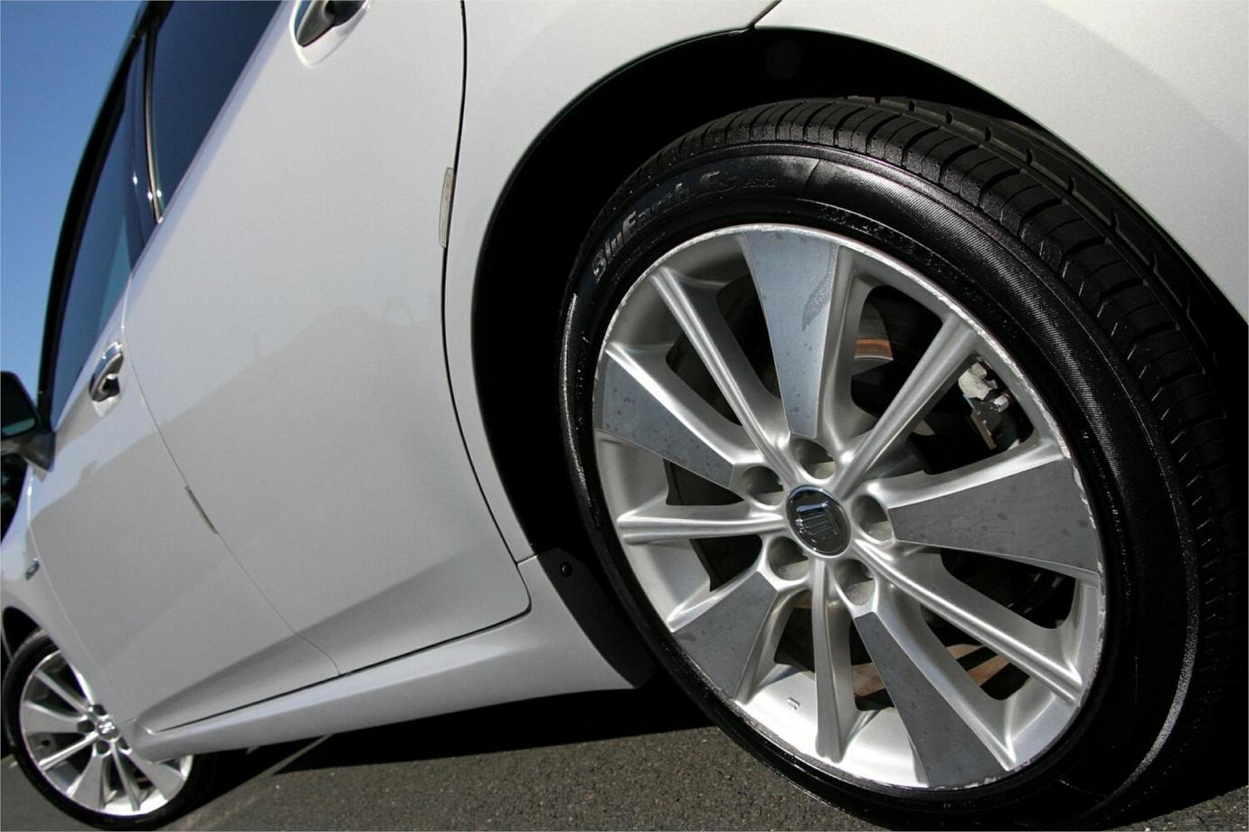 2011 Toyota Crown G (hybrid)-24