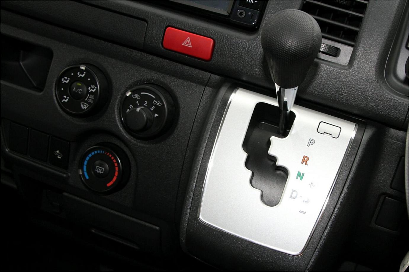 2018 Toyota Hiace Dx (camper Kit)-6