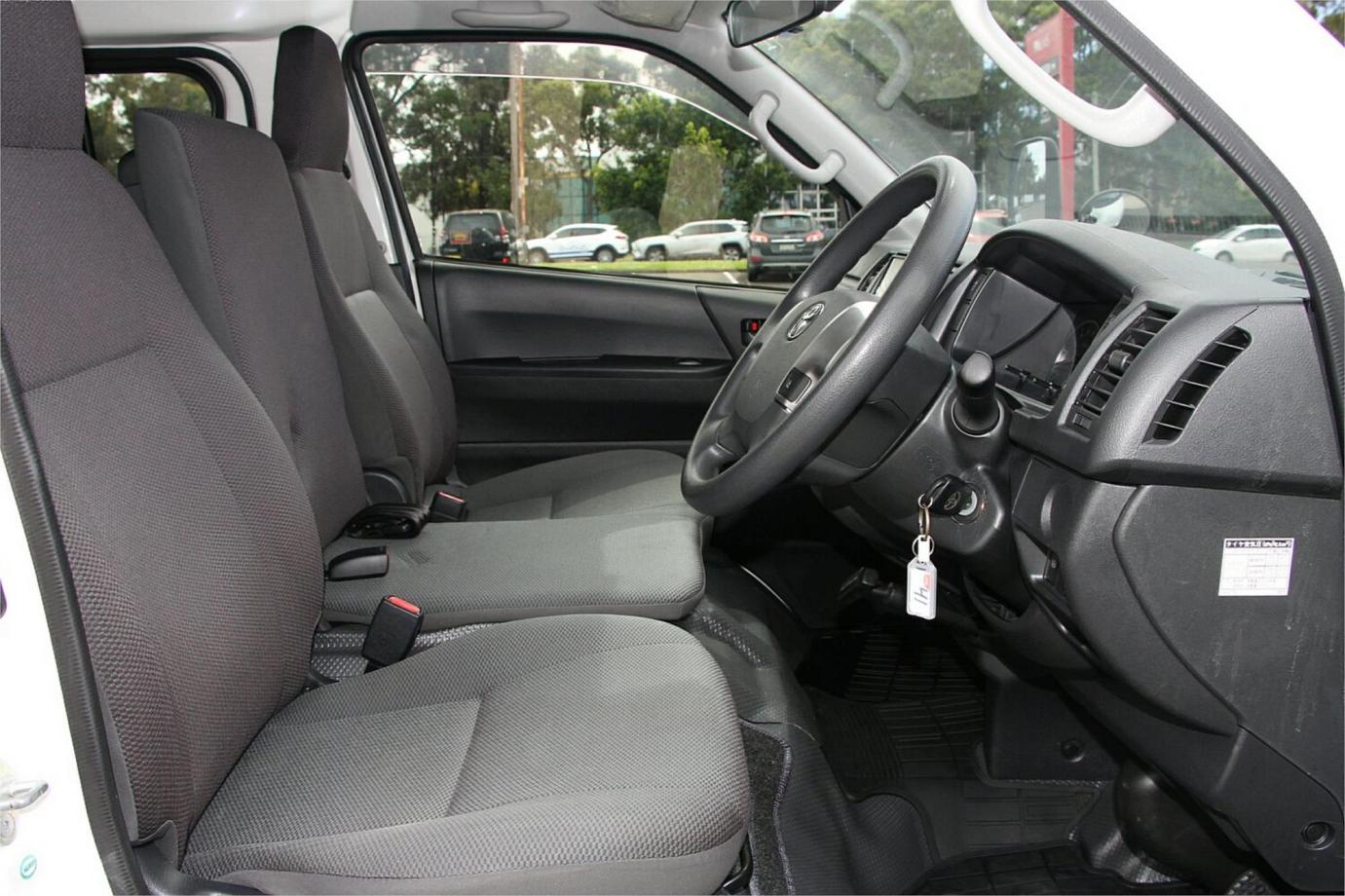 2018 Toyota Hiace Dx (camper Kit)-25