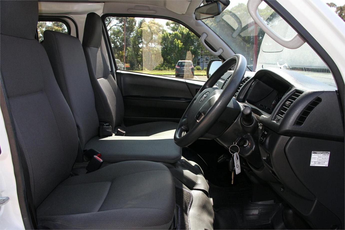 2018 Toyota Hiace Dx (camper Kit)-25