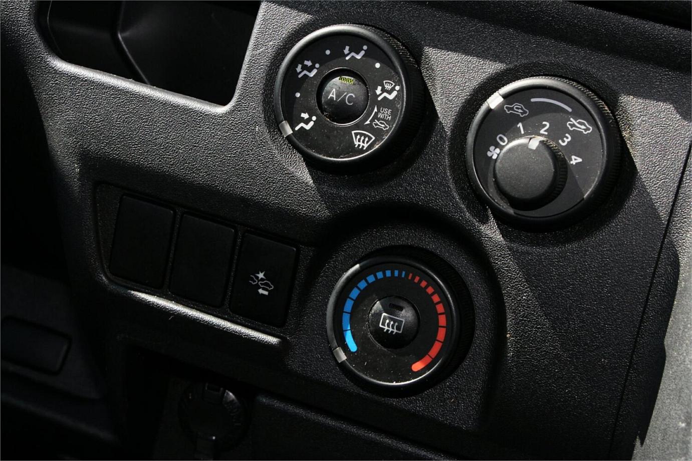 2020 Toyota Hiace Dx (camper Kit)-6