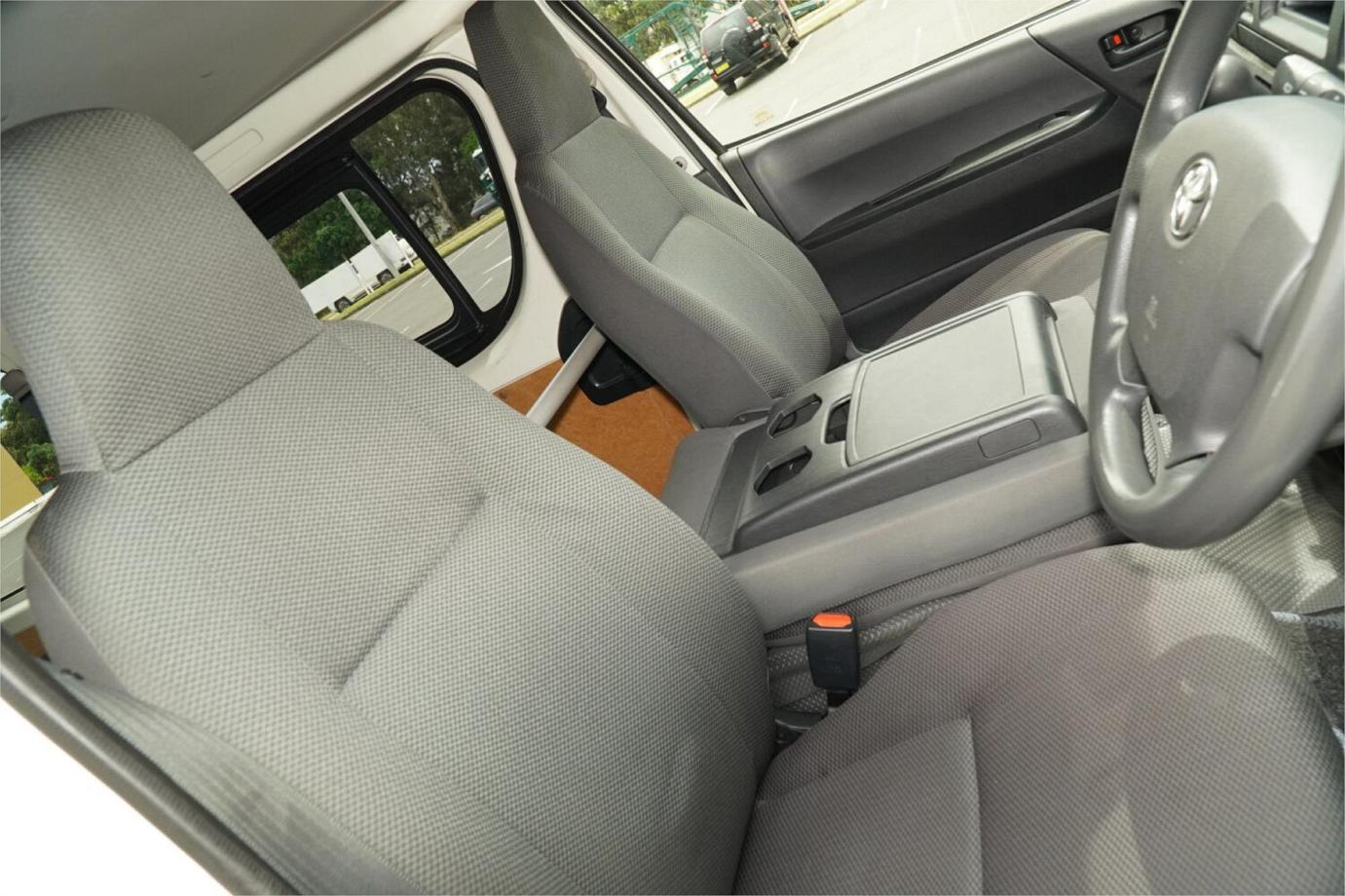 2019 Toyota Hiace Dx Gl Package (camper Kit)-2 2019 Toyota Hiace Dx Gl Package (camper Kit)-2