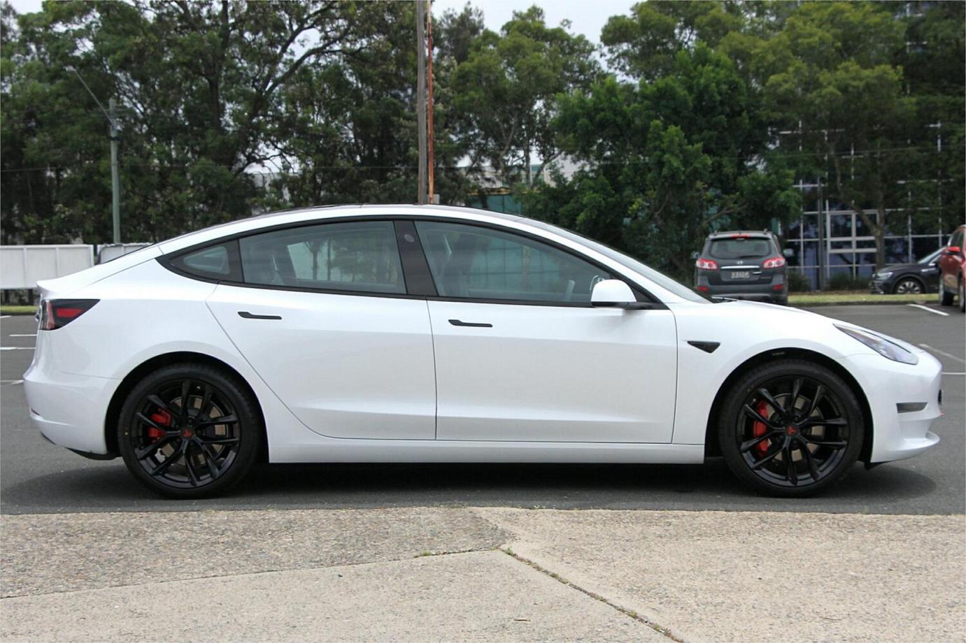 2022 Tesla Model 3 Long Range-13