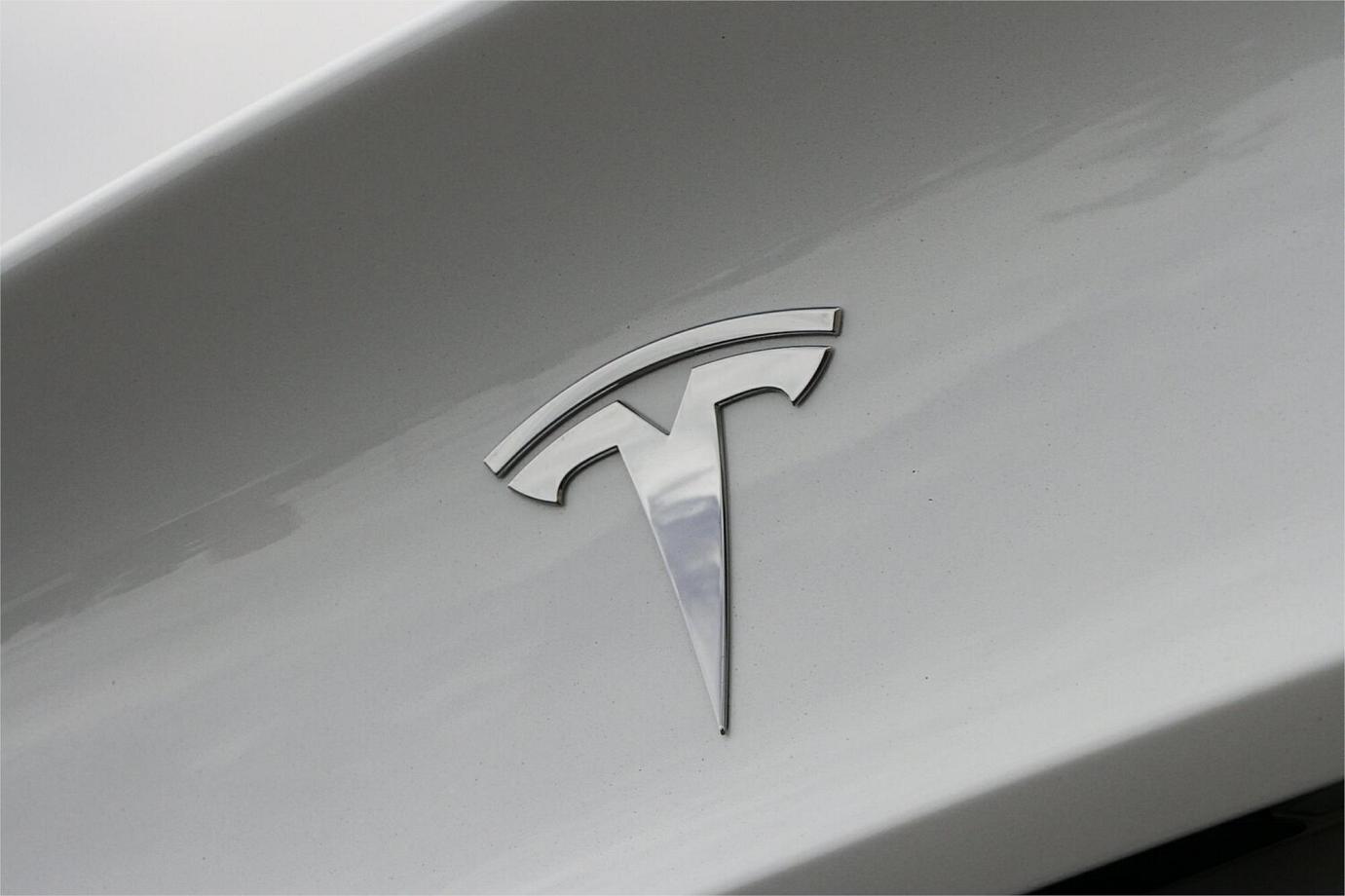 2022 Tesla Model 3 Long Range-18