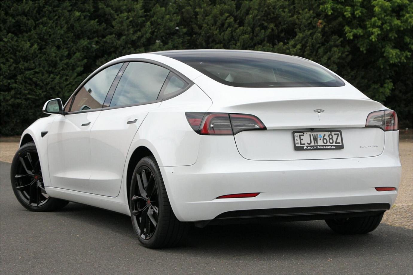 2022 Tesla Model 3 Long Range-19