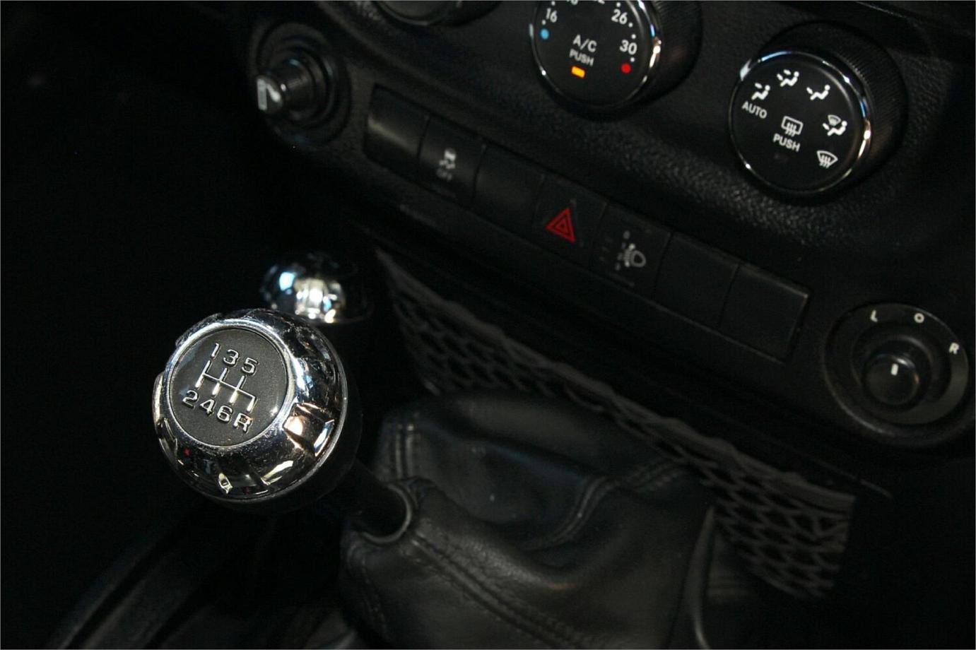 2013 Jeep Wrangler Unlimited Rubicon-6 2013 Jeep Wrangler Unlimited Rubicon-6