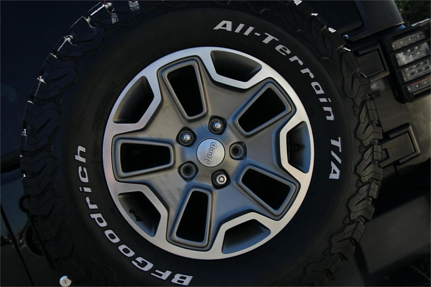 2013 Jeep Wrangler Unlimited Rubicon-16 2013 Jeep Wrangler Unlimited Rubicon-16