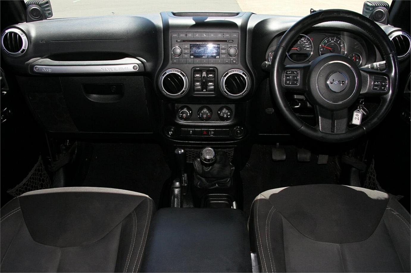 2013 Jeep Wrangler Unlimited Rubicon-22 2013 Jeep Wrangler Unlimited Rubicon-22