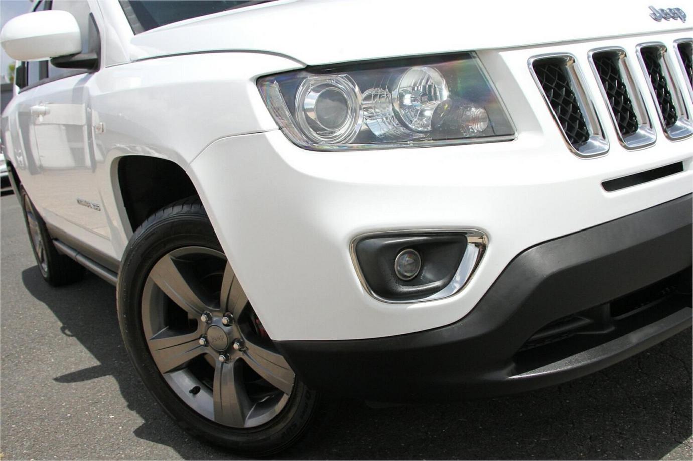 2015 Jeep Compass North-12