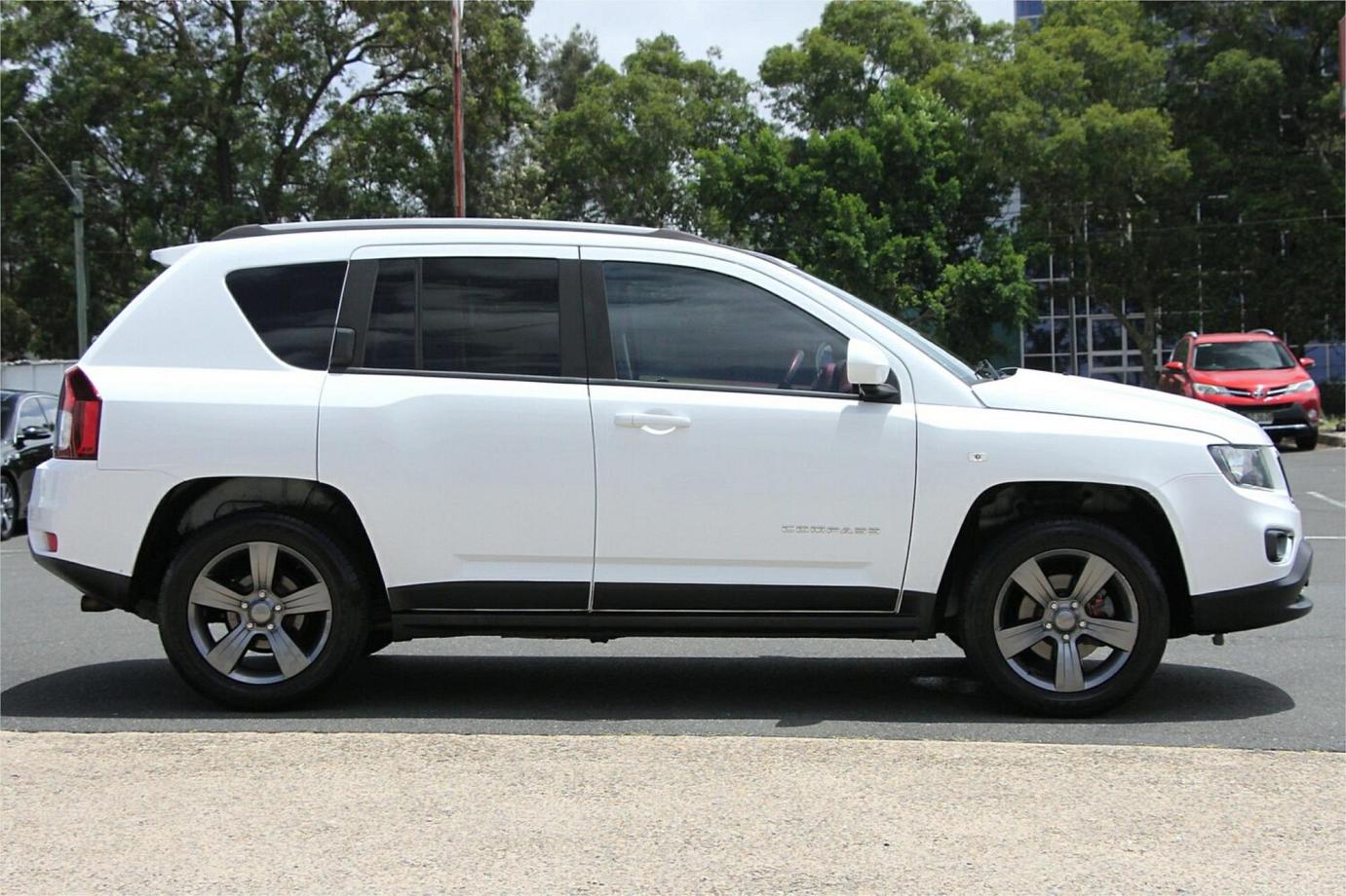 2015 Jeep Compass North-13