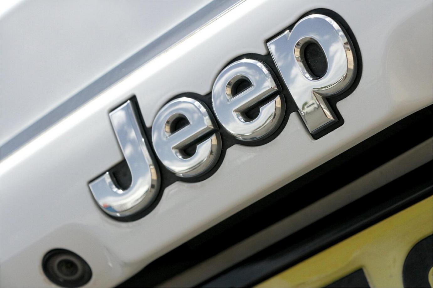 2015 Jeep Compass North-18