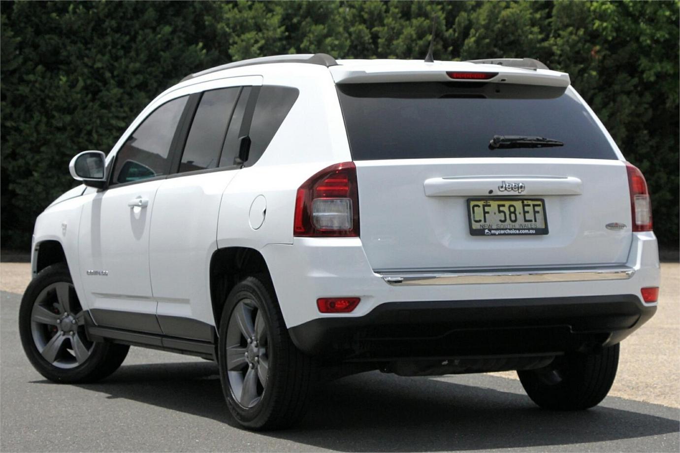 2015 Jeep Compass North-19