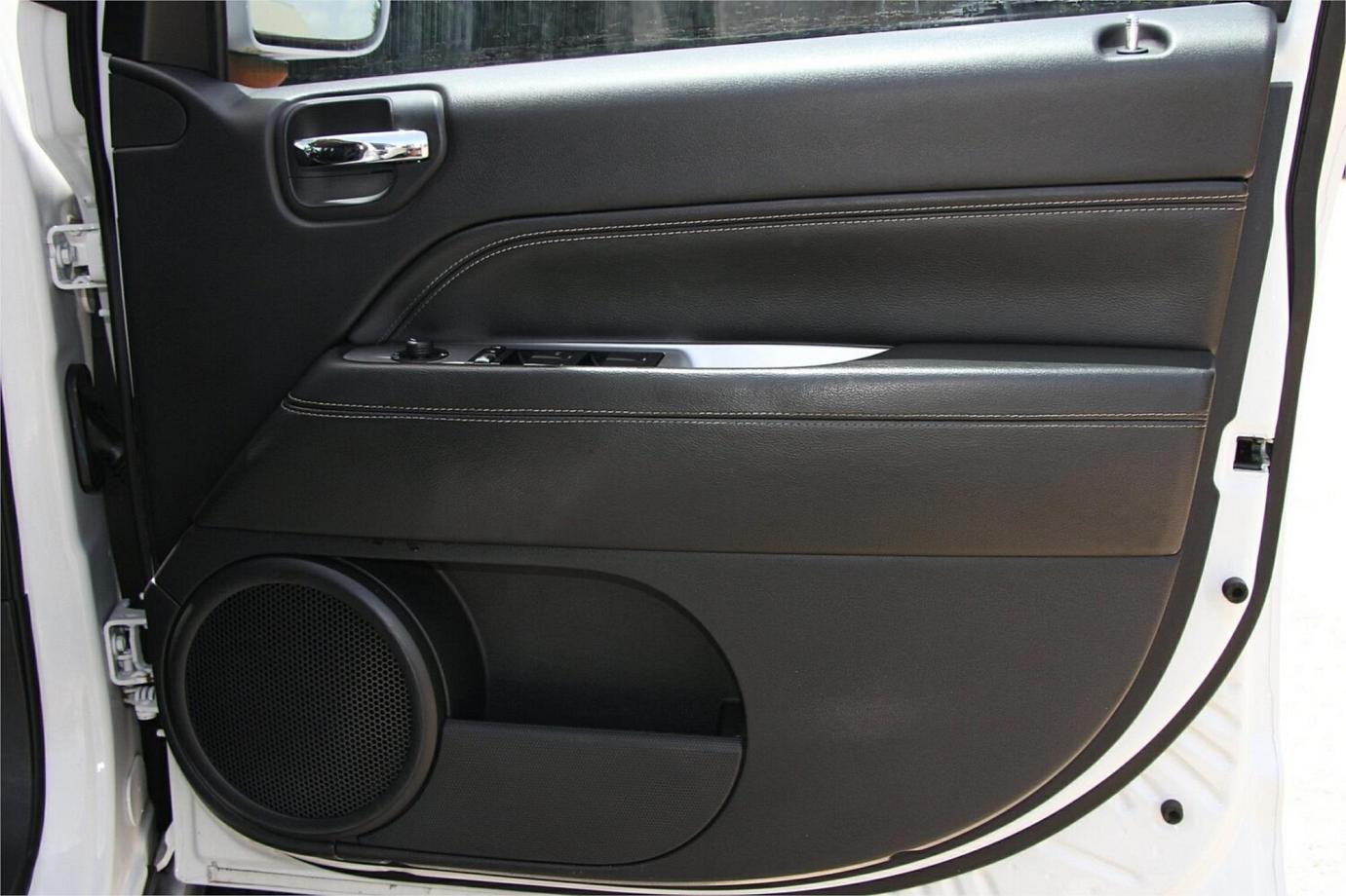 2015 Jeep Compass North-21