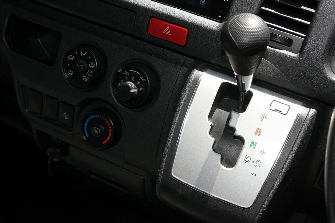 2018 Toyota Hiace Dx (camper Kit)-7