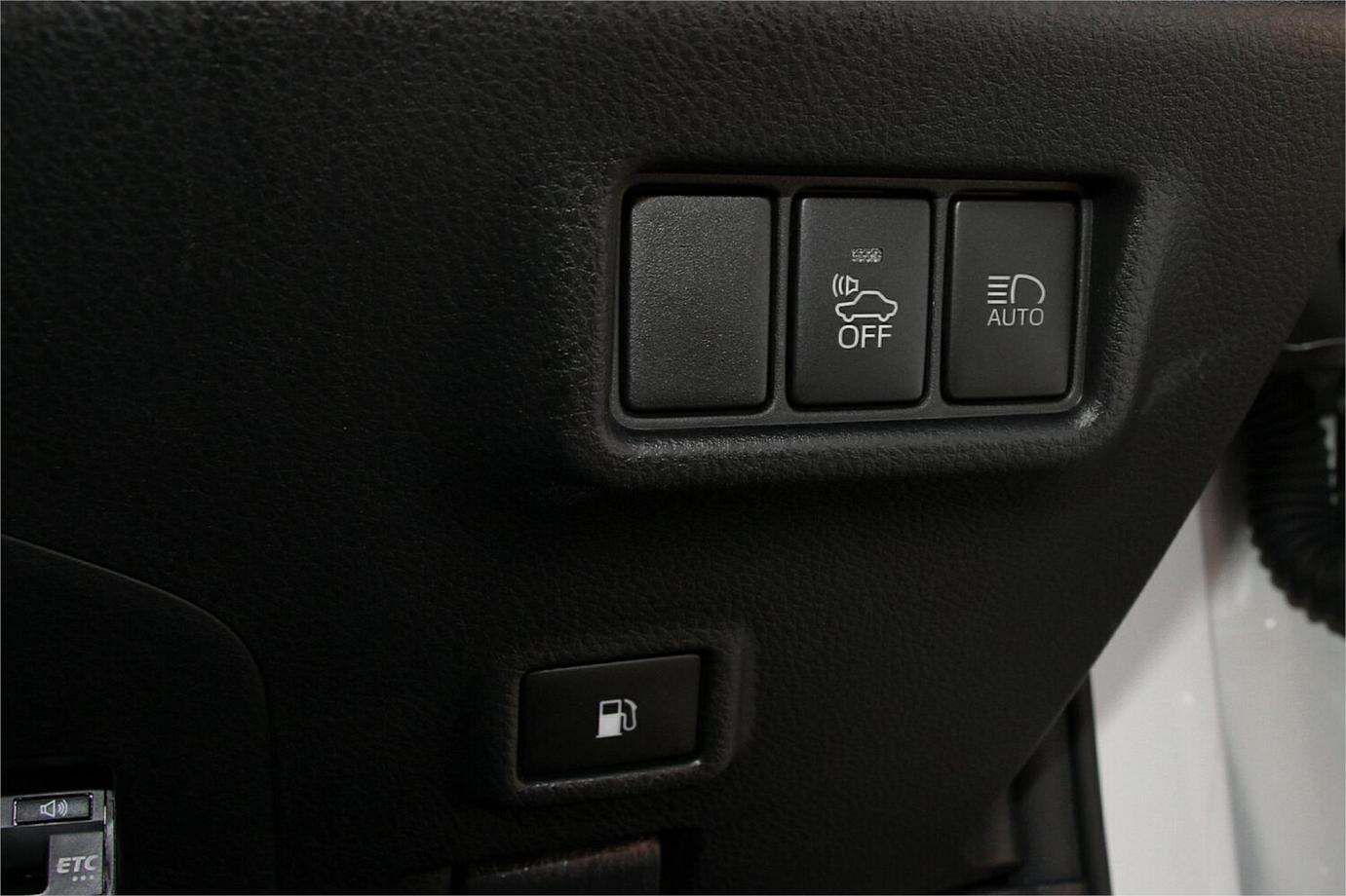 2018 TOYOTA C-HR G (HYBRID)-11