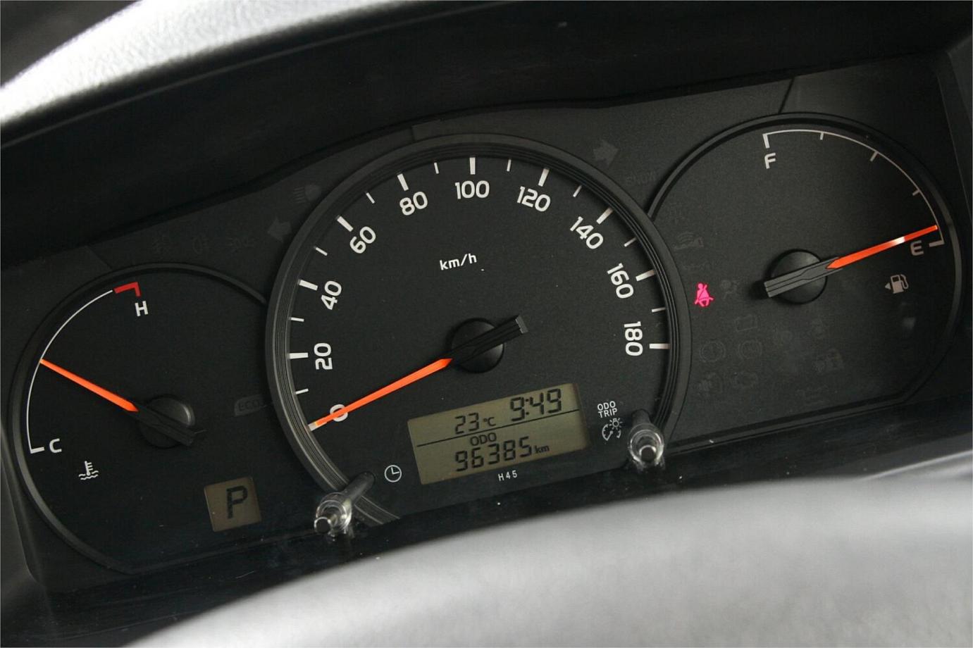 2016 Toyota Hiace Dx (camper Kit)-7