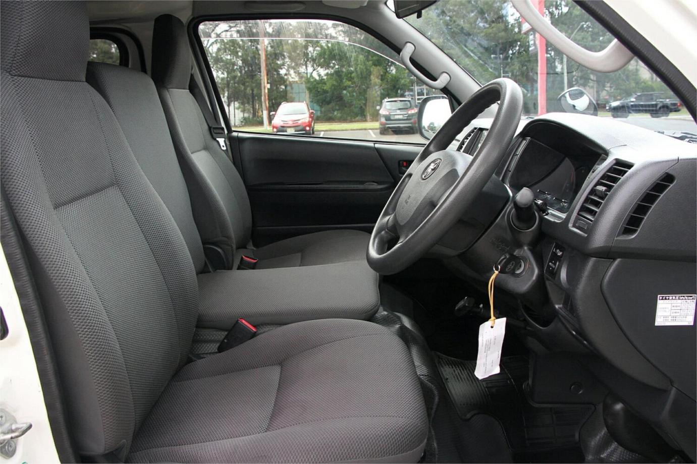 2016 Toyota Hiace Dx (camper Kit)-31