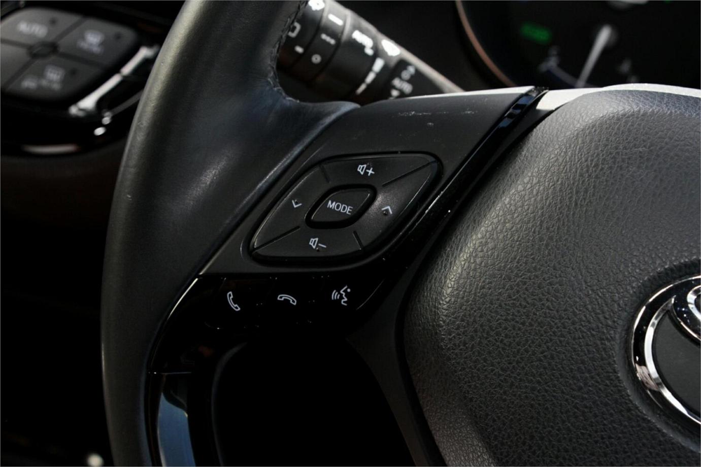 2018 TOYOTA C-HR G TWO TONE (HYBRID)-8 2018 TOYOTA C-HR G TWO TONE (HYBRID)-8