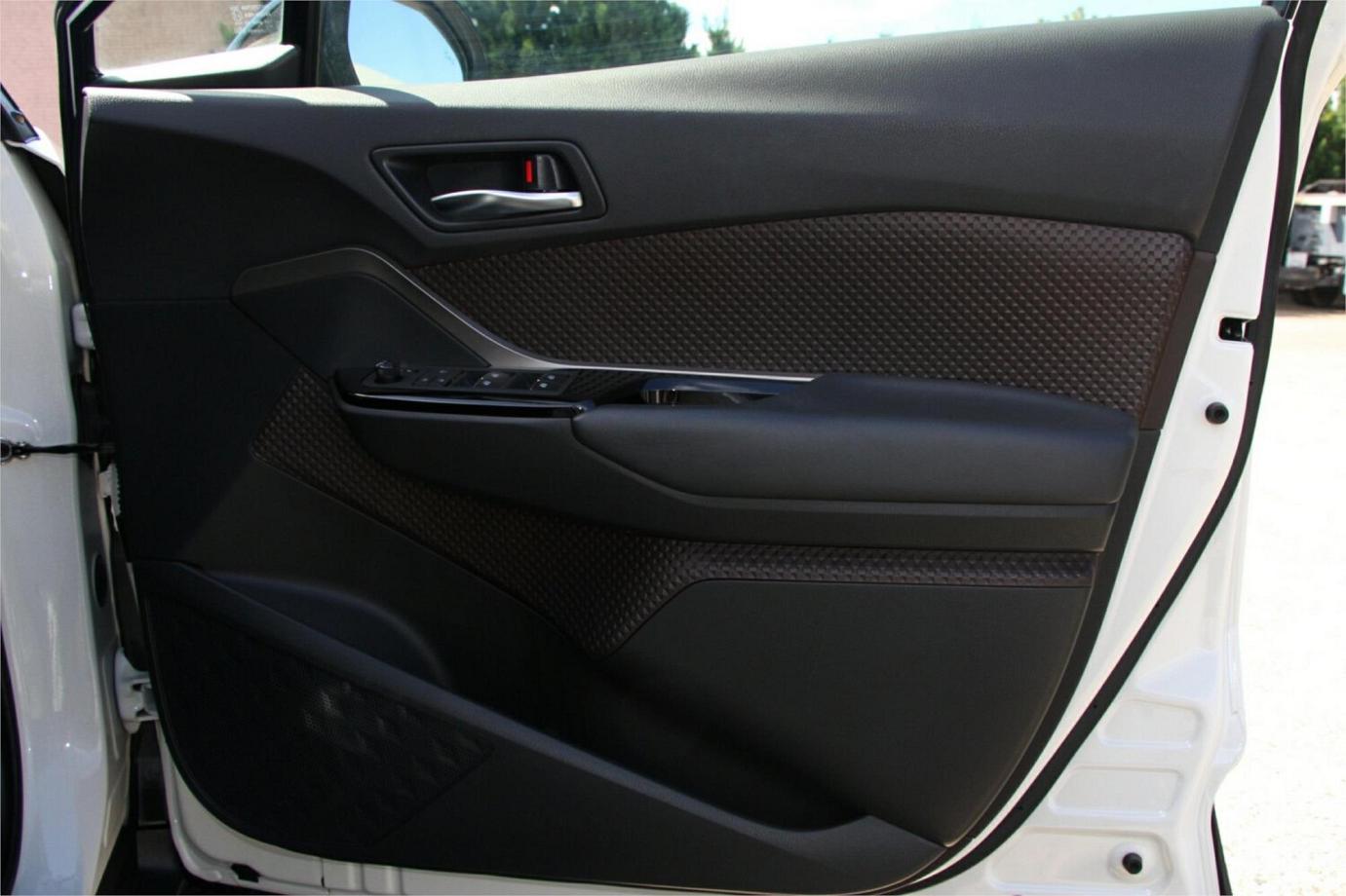 2018 TOYOTA C-HR G TWO TONE (HYBRID)-22 2018 TOYOTA C-HR G TWO TONE (HYBRID)-22