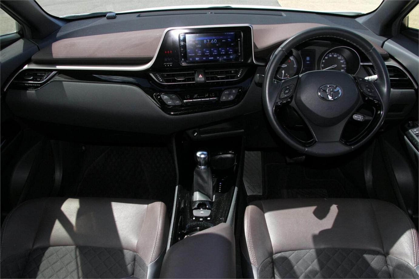 2018 TOYOTA C-HR G TWO TONE (HYBRID)-23 2018 TOYOTA C-HR G TWO TONE (HYBRID)-23