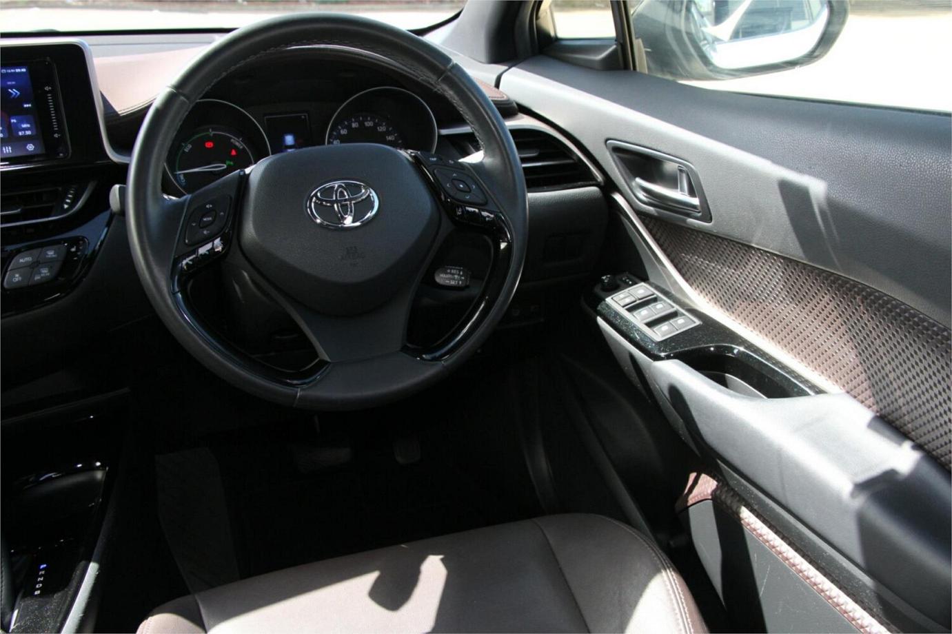 2018 TOYOTA C-HR G TWO TONE (HYBRID)-24 2018 TOYOTA C-HR G TWO TONE (HYBRID)-24