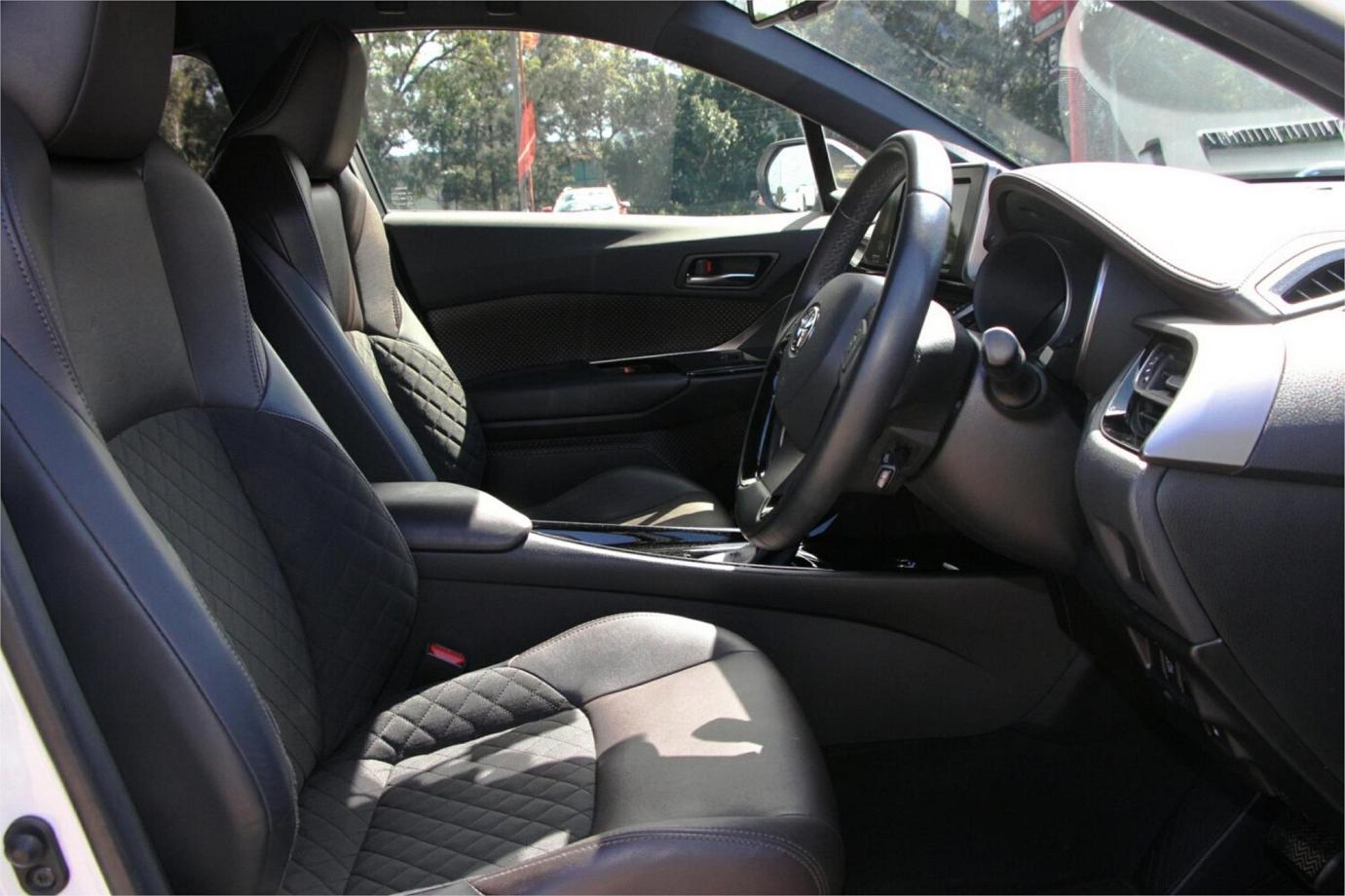 2018 TOYOTA C-HR G TWO TONE (HYBRID)-26 2018 TOYOTA C-HR G TWO TONE (HYBRID)-26