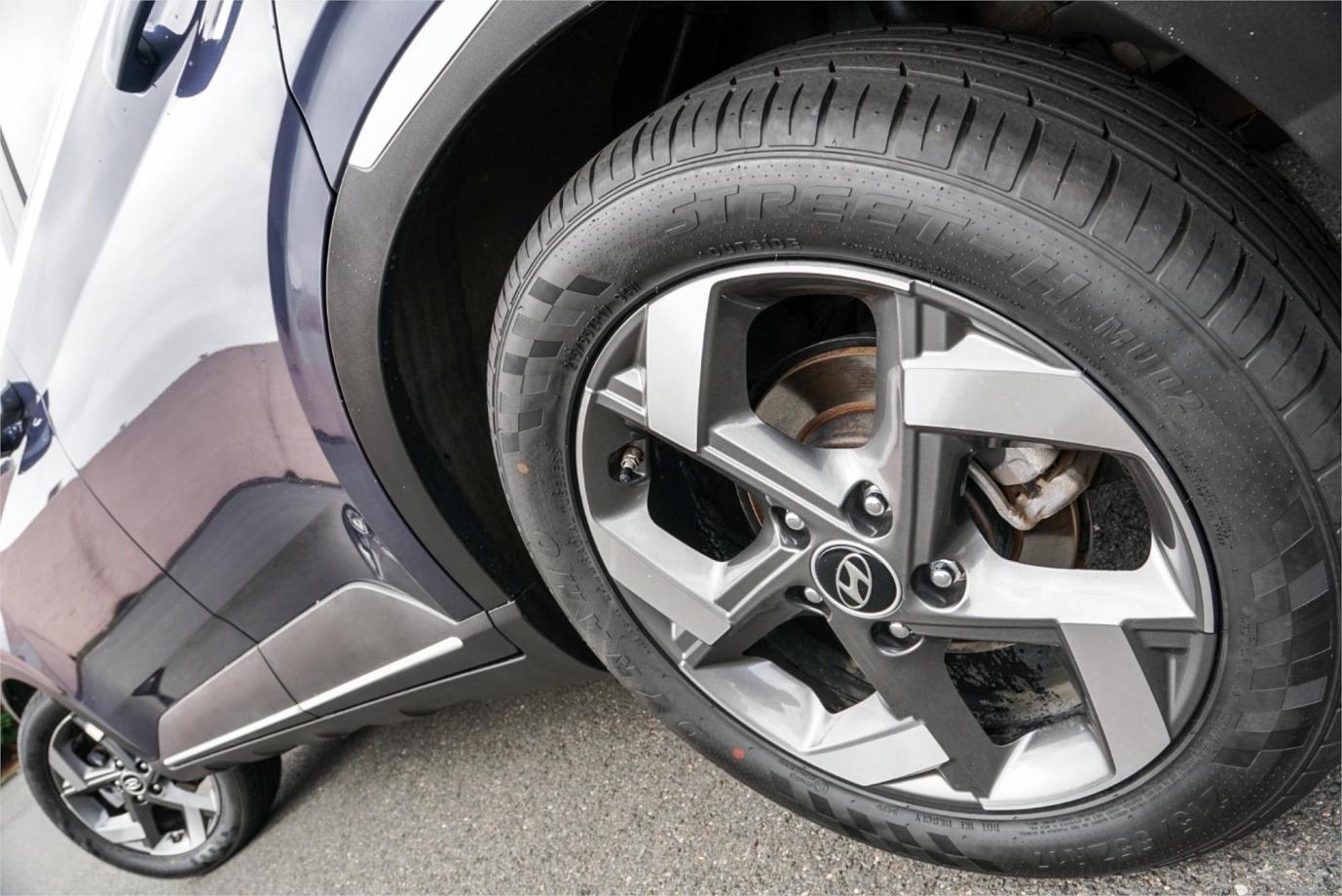 2021 Hyundai Venue Elite-21