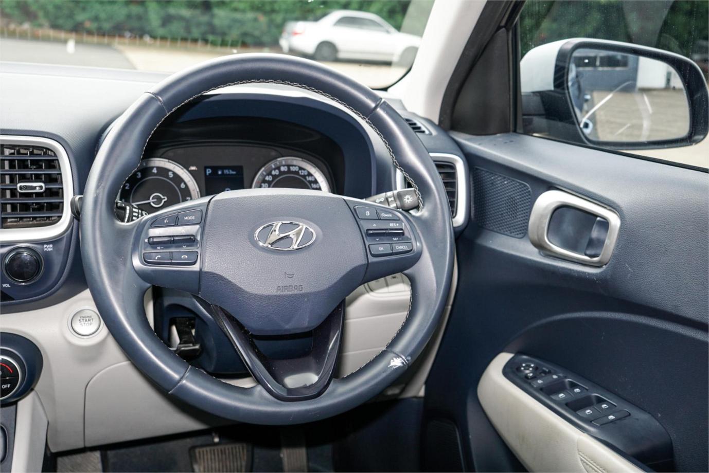 2021 Hyundai Venue Elite-24