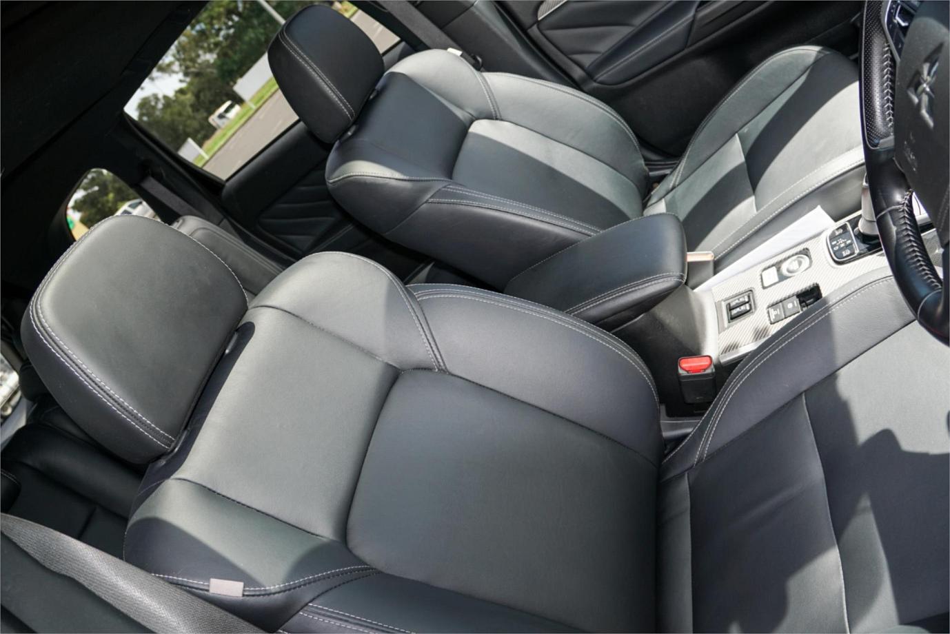 2018 Mitsubishi Outlander Phev Exceed-2