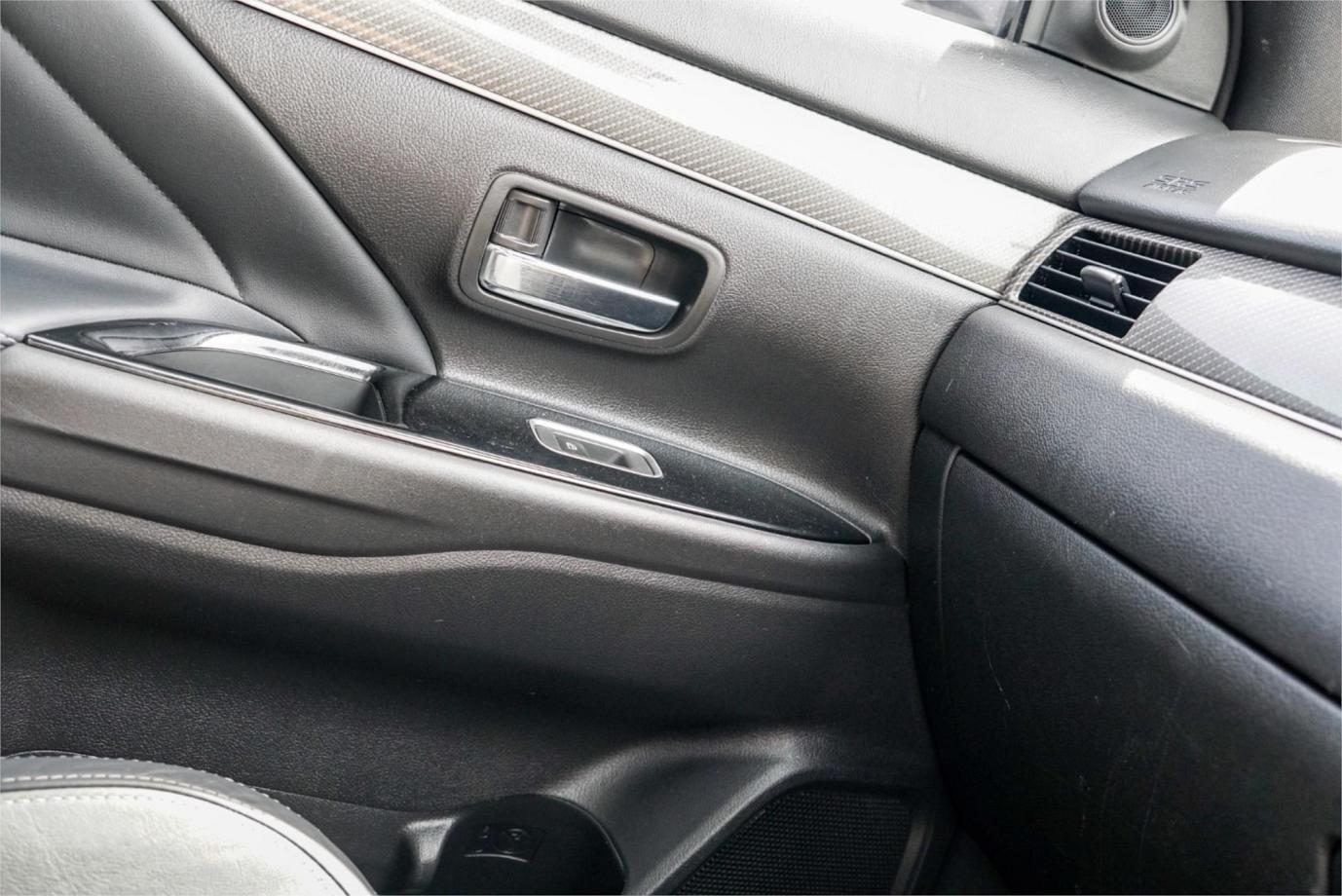 2018 Mitsubishi Outlander Phev Exceed-8