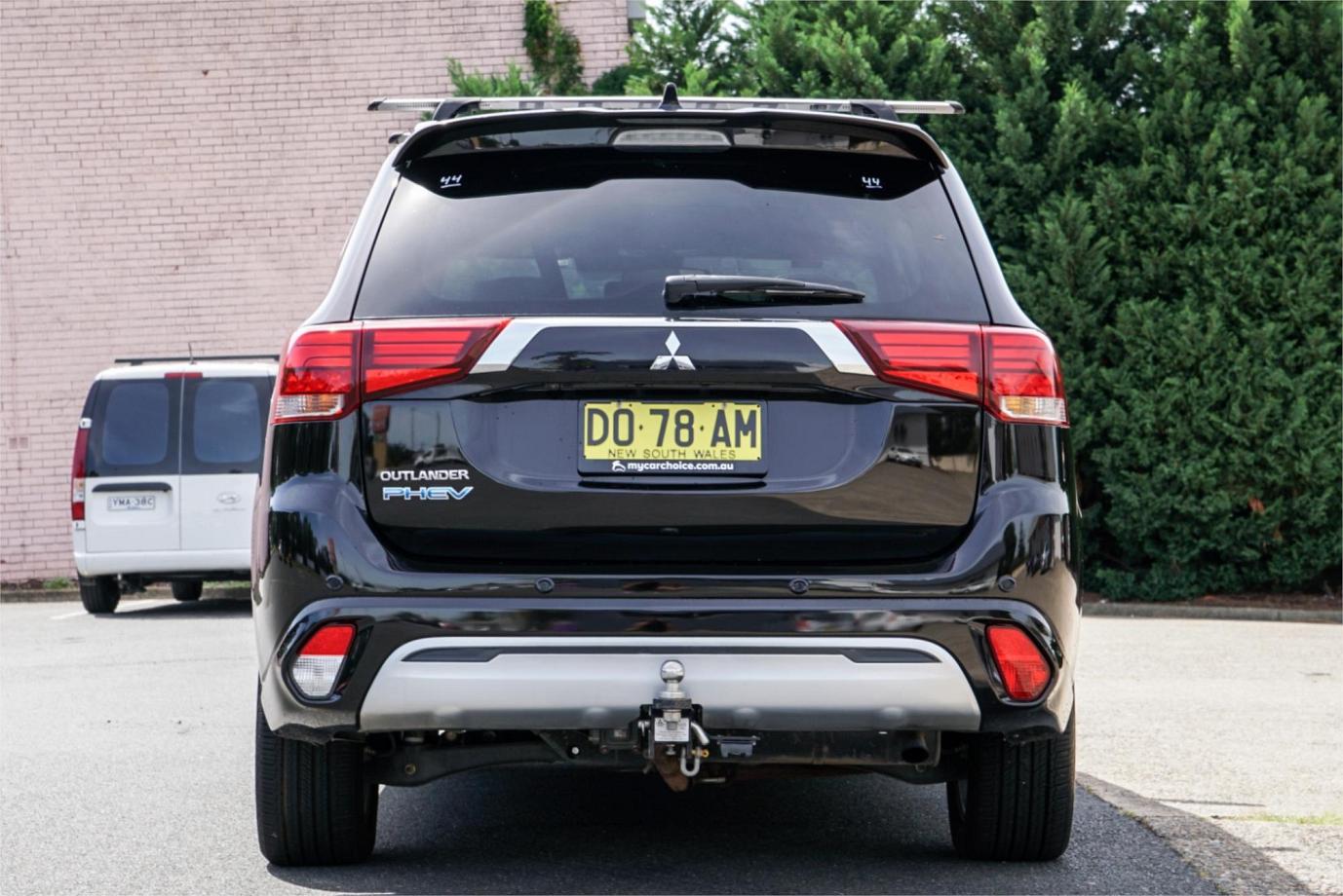 2018 Mitsubishi Outlander Phev Exceed-16