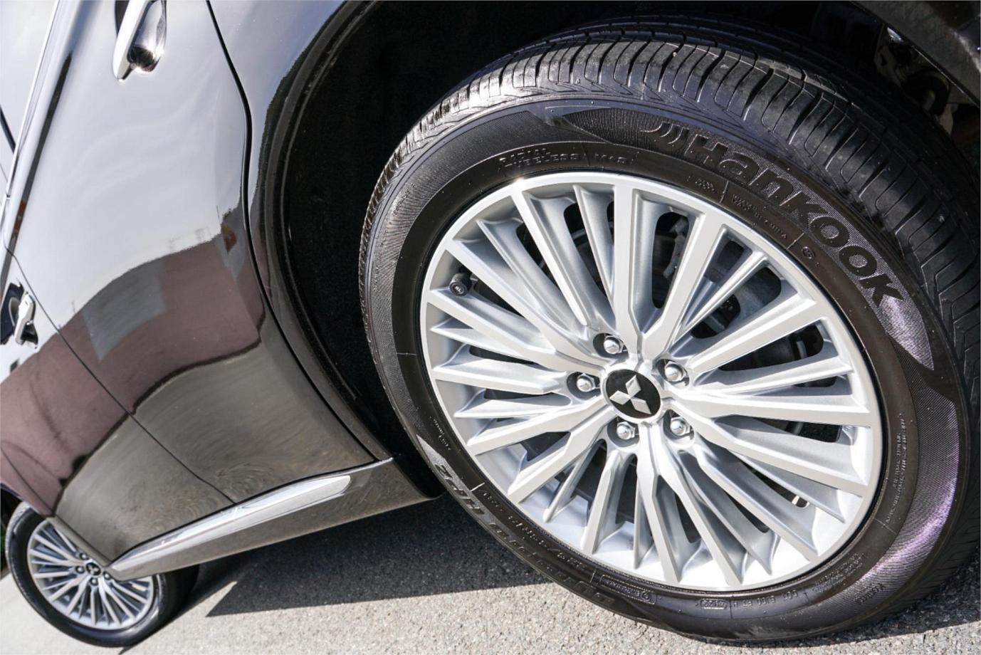 2018 Mitsubishi Outlander Phev Exceed-21