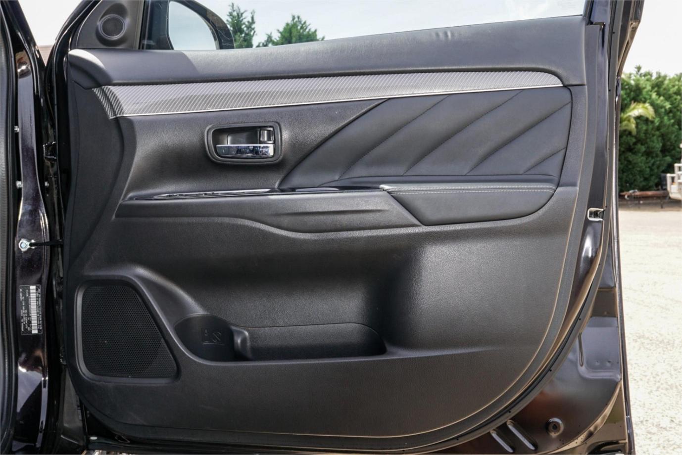 2018 Mitsubishi Outlander Phev Exceed-22