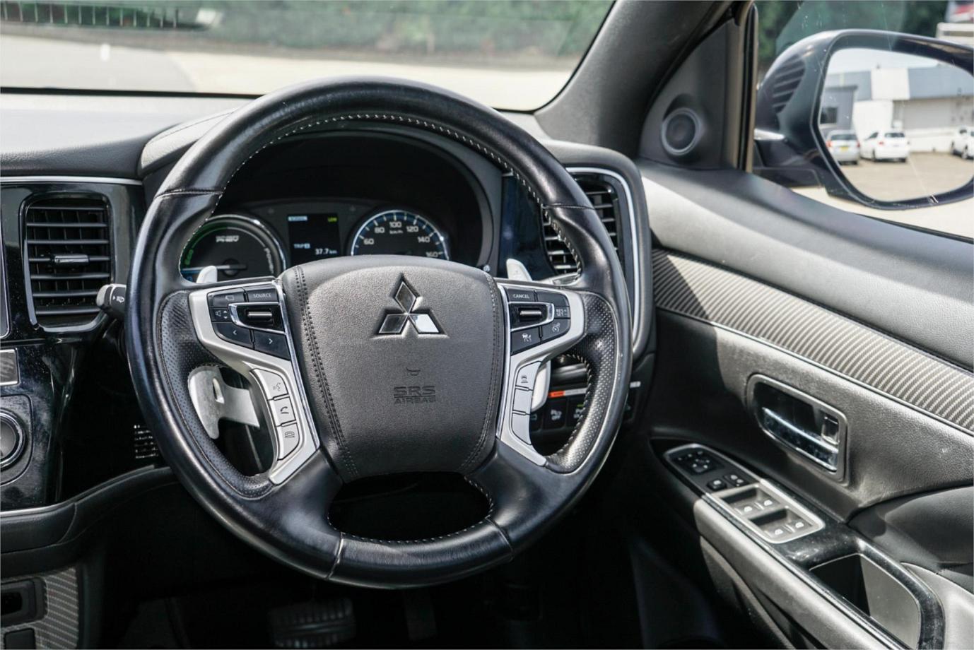 2018 Mitsubishi Outlander Phev Exceed-24