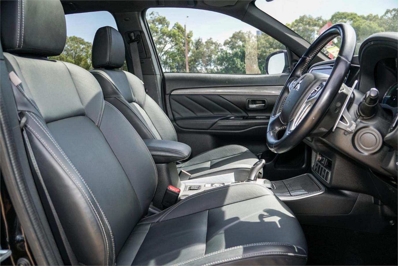 2018 Mitsubishi Outlander Phev Exceed-26