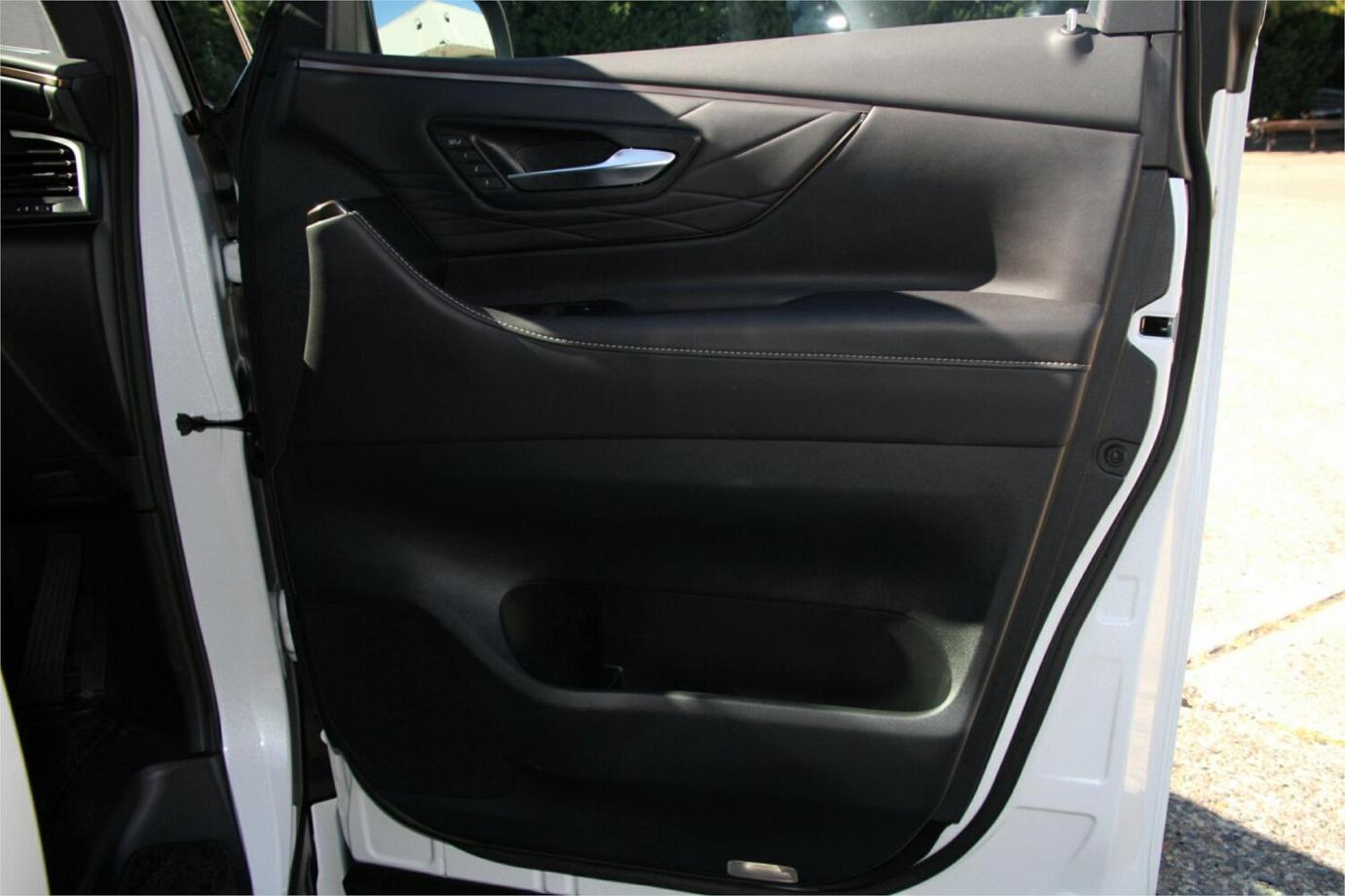 2023 Toyota Alphard Z (hybrid)-25