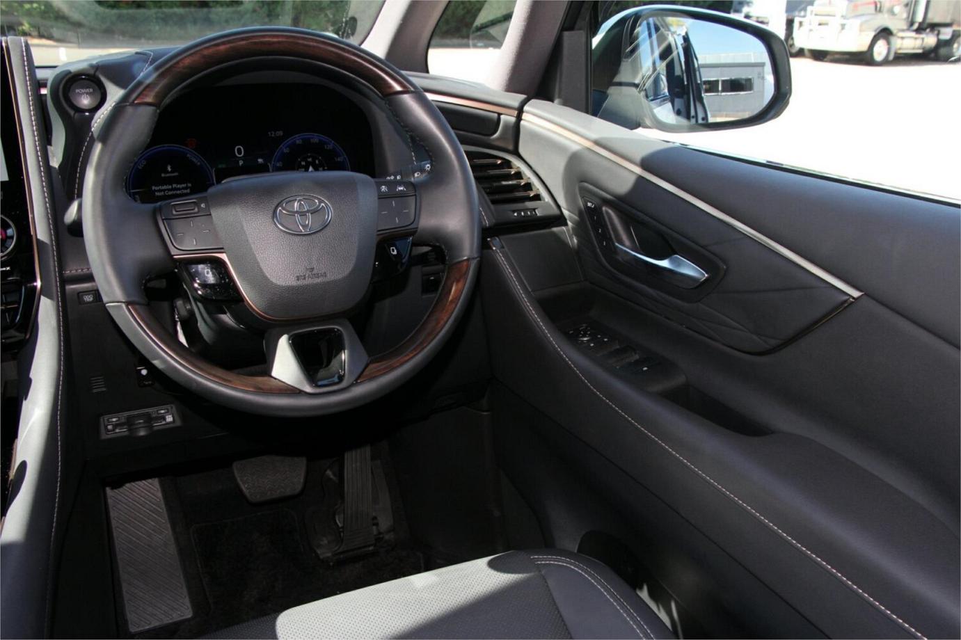 2023 Toyota Alphard Z (hybrid)-27