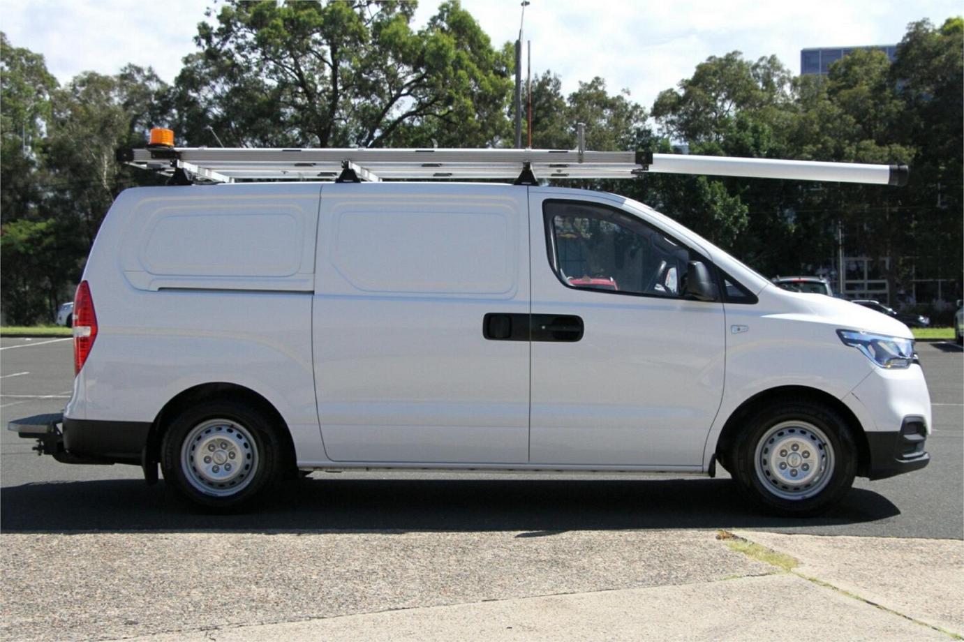 2020 Hyundai Iload-13