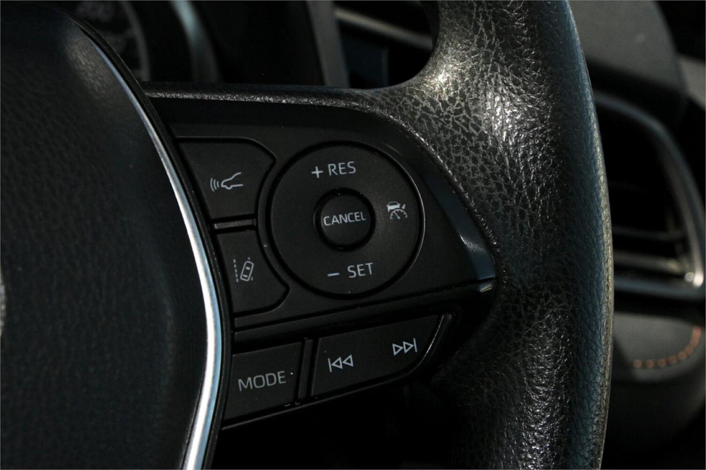 2019 Toyota Camry Ascent-8