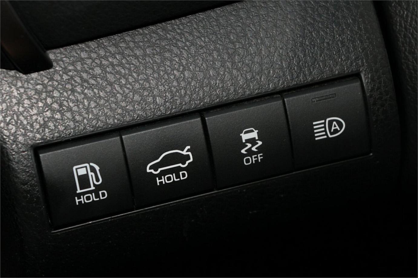 2019 Toyota Camry Ascent-9