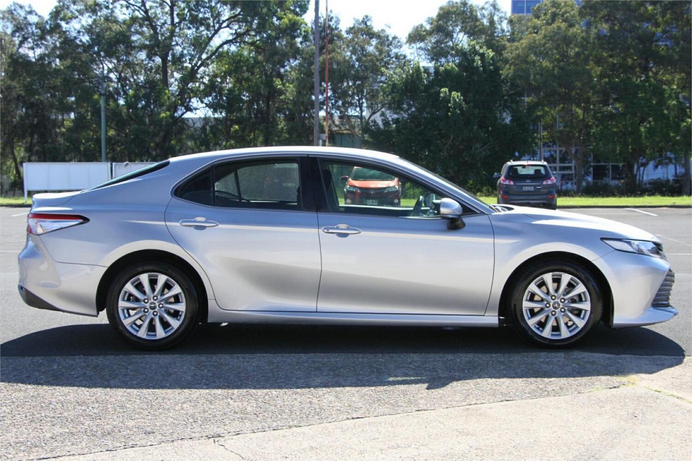 2019 Toyota Camry Ascent-13