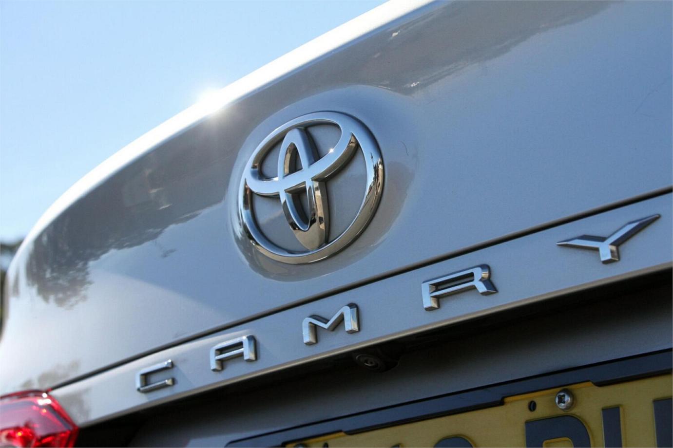 2019 Toyota Camry Ascent-17