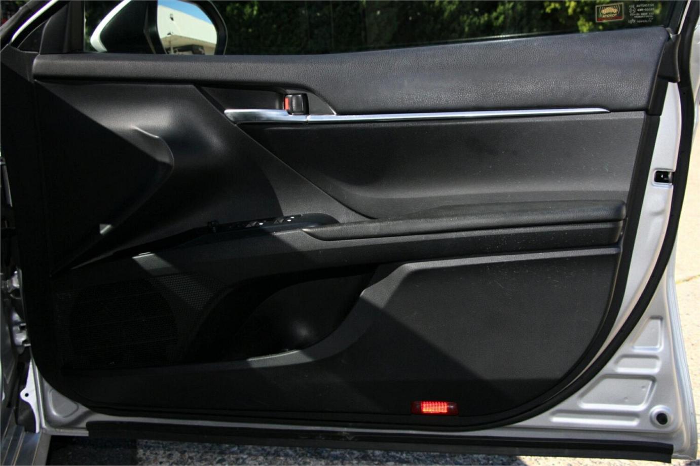 2019 Toyota Camry Ascent-23