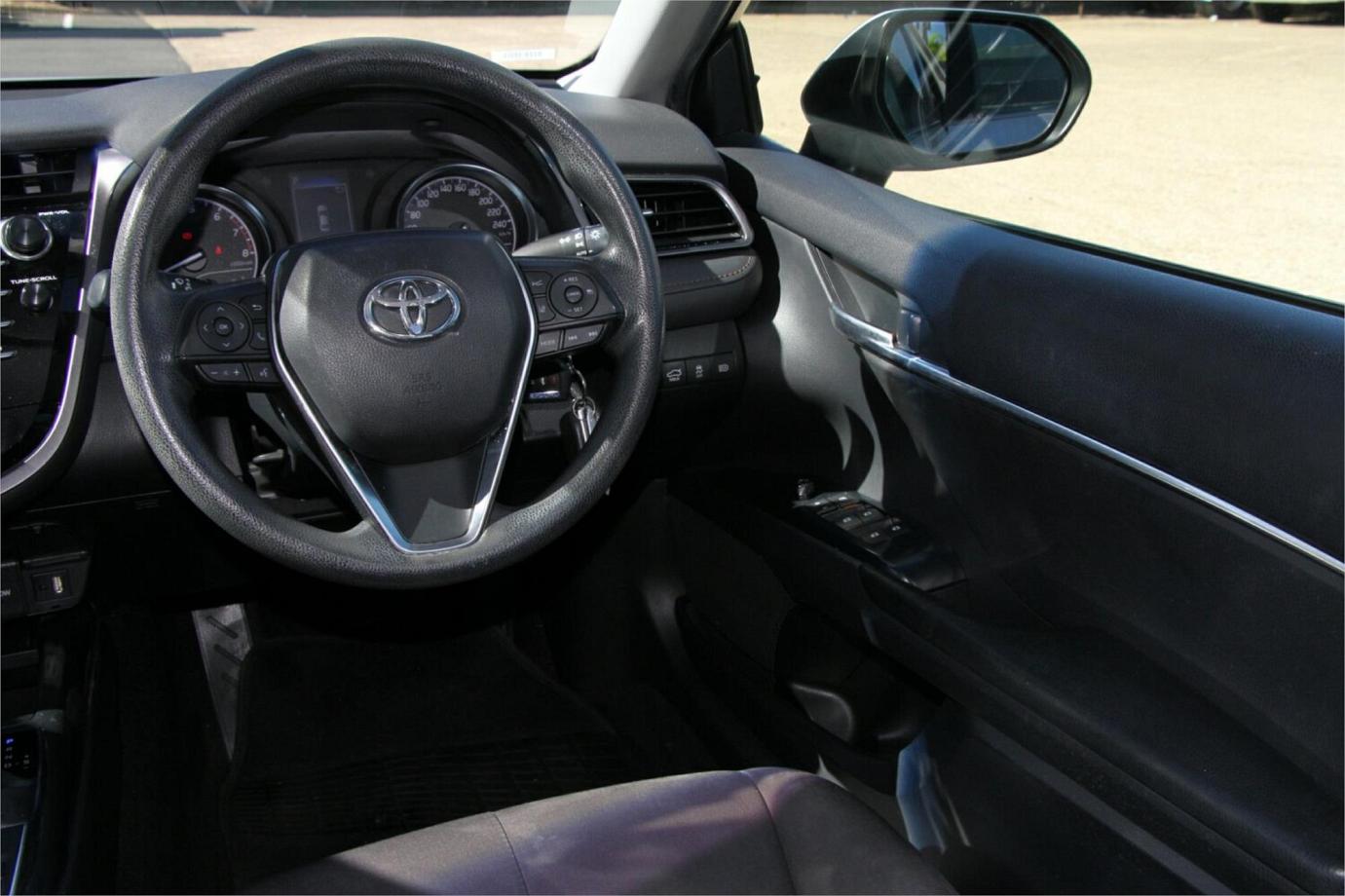 2019 Toyota Camry Ascent-25