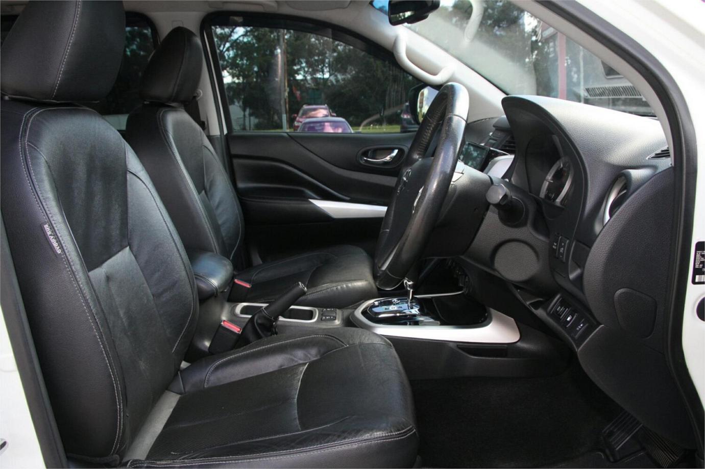 2016 Nissan Navara St-x-24