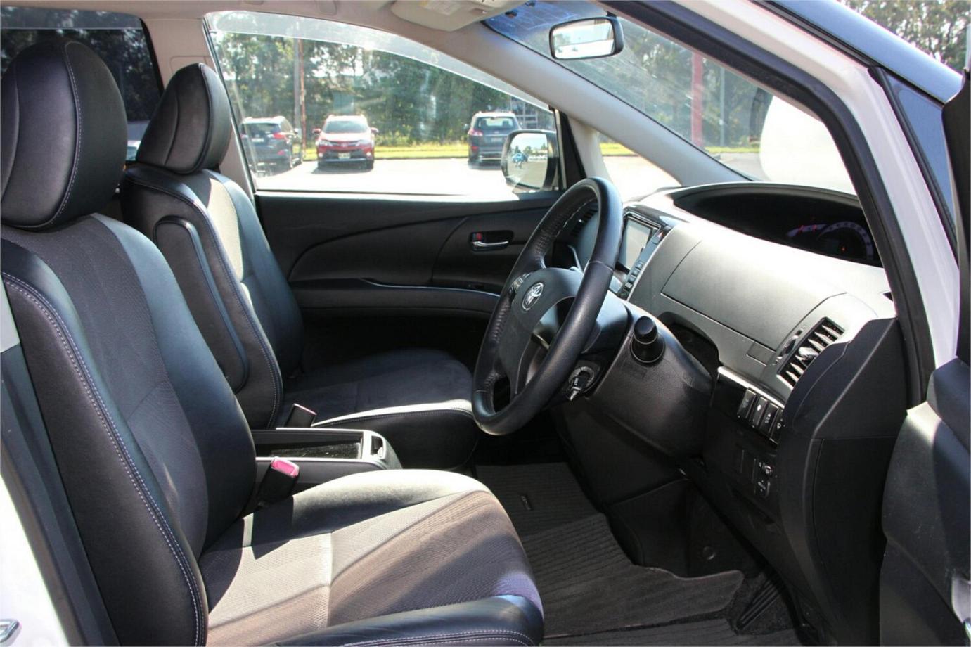 2014 Toyota Estima Aeras Premium-24