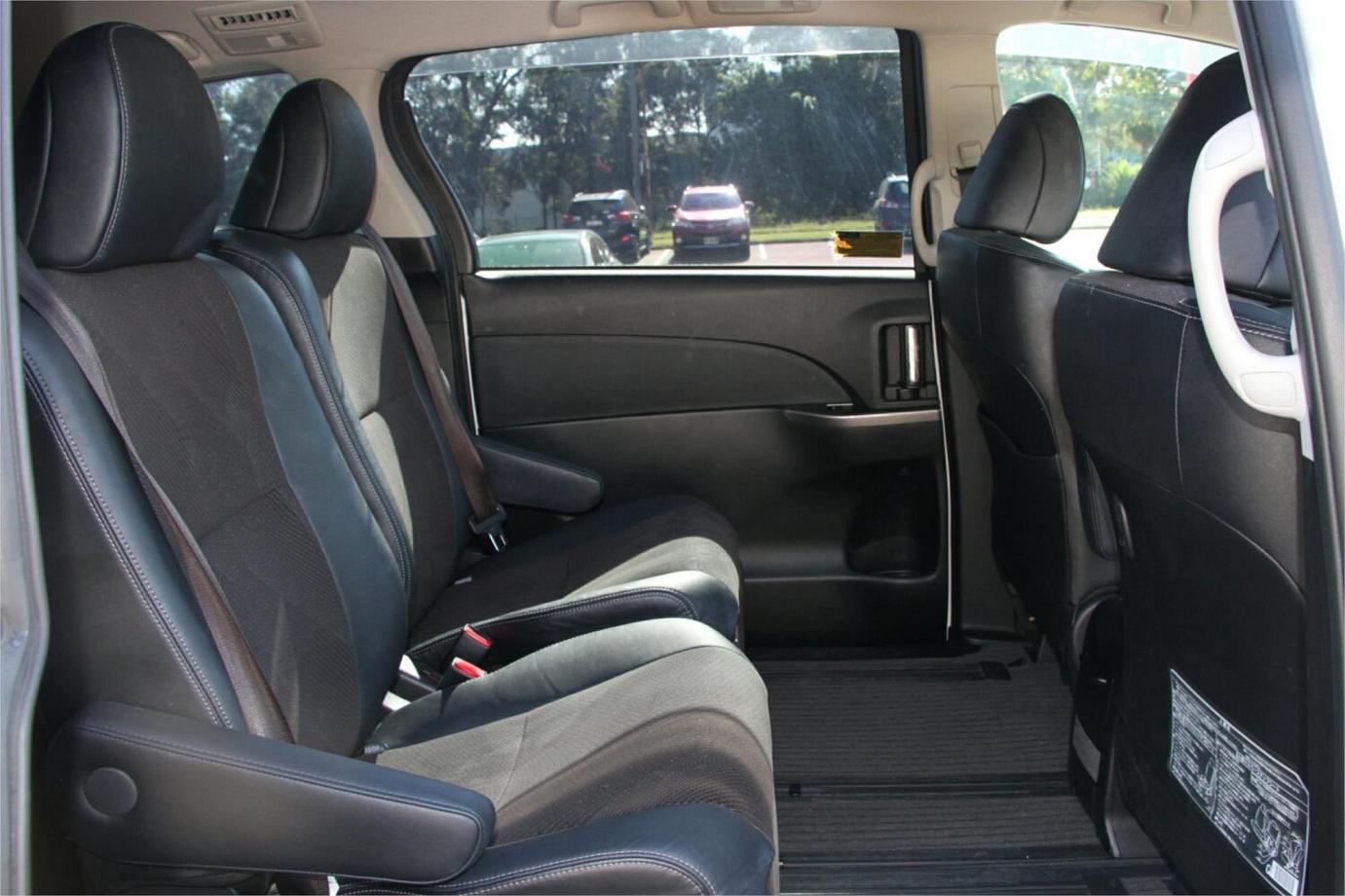 2014 Toyota Estima Aeras Premium-25