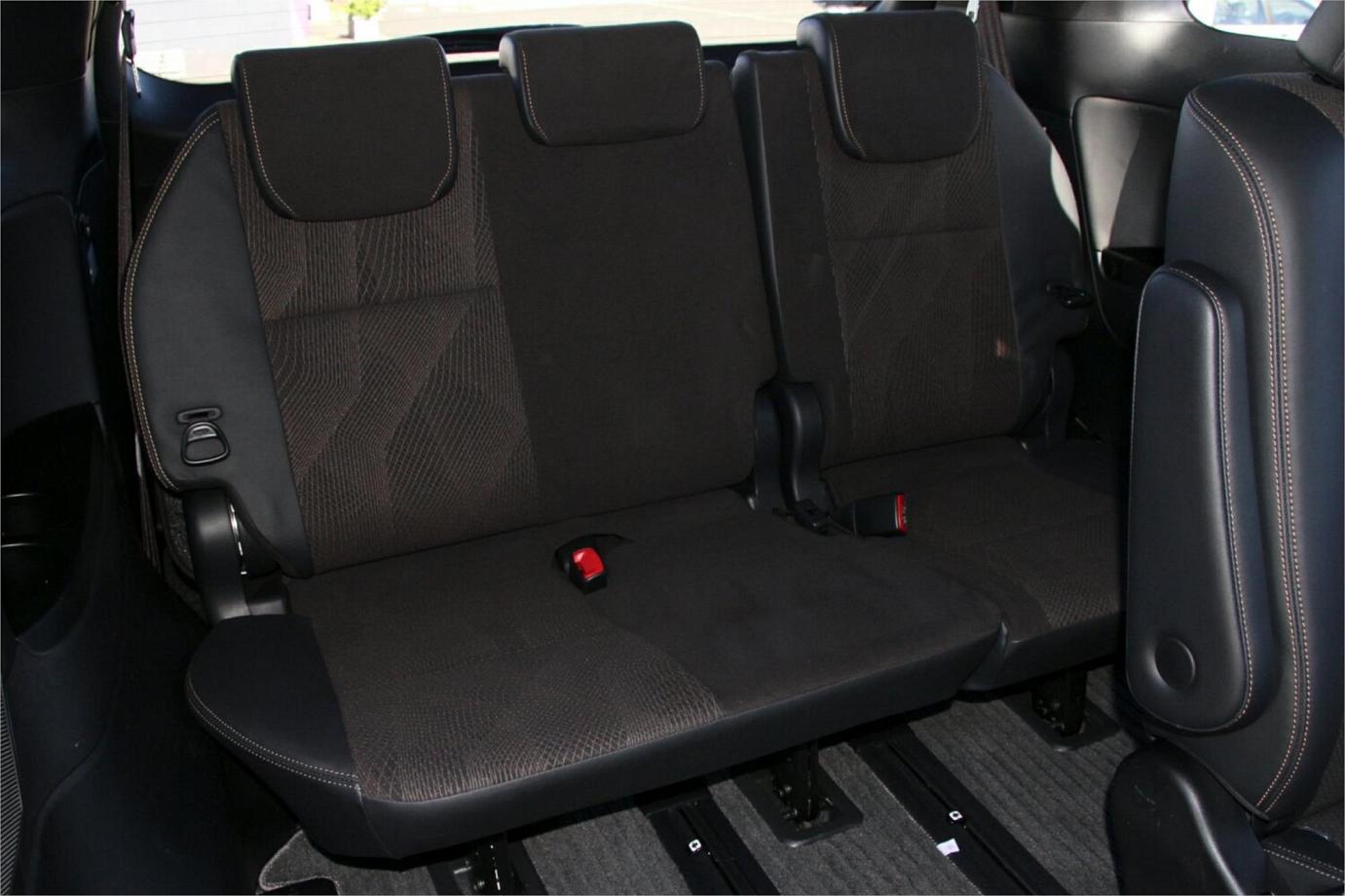 2017 Toyota Estima Aeras (premium)-3