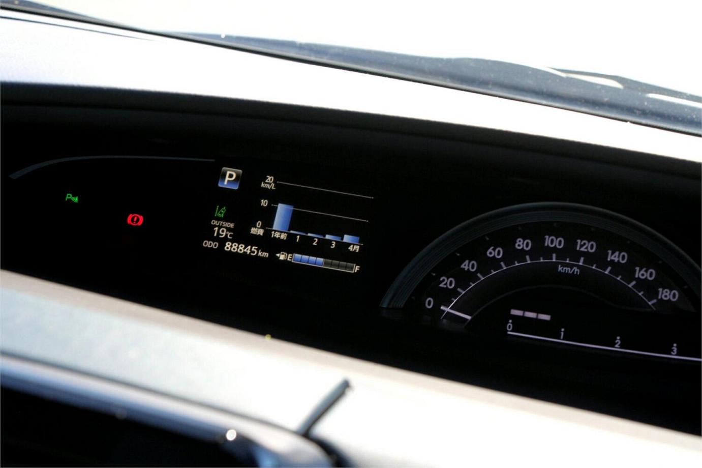 2017 Toyota Estima Aeras (premium)-4